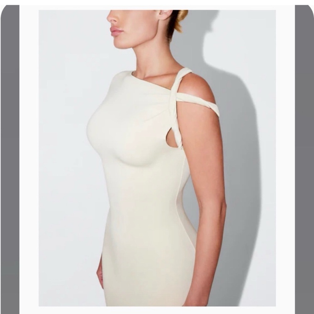 KHY Twisted Short Dress - Picture 2 of 12